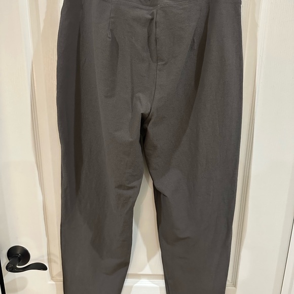 Eileen Fisher pants… Size Medium. Excellent condition. - Picture 5 of 7